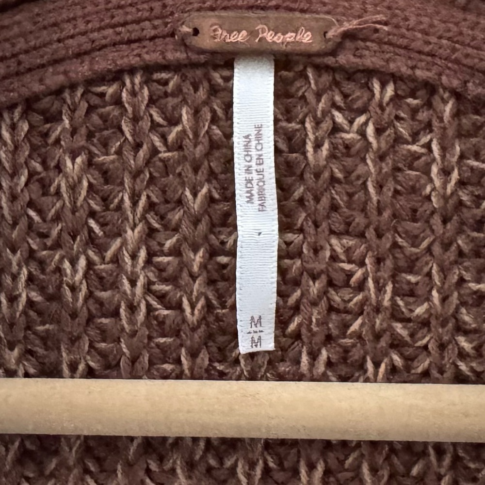 Free People High Hopes Cardigan Sweater Medium Brown Fisheraman Boho Chunky Prep - Picture 12 of 12